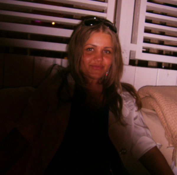 Оленька Богос