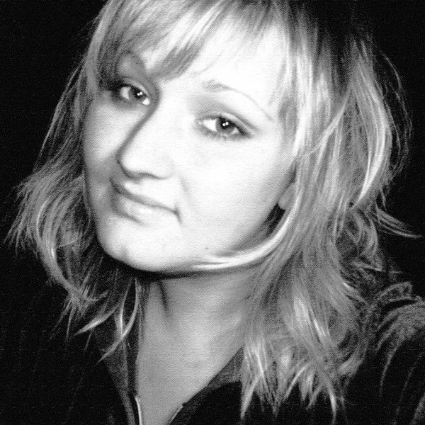 Елена Захарова