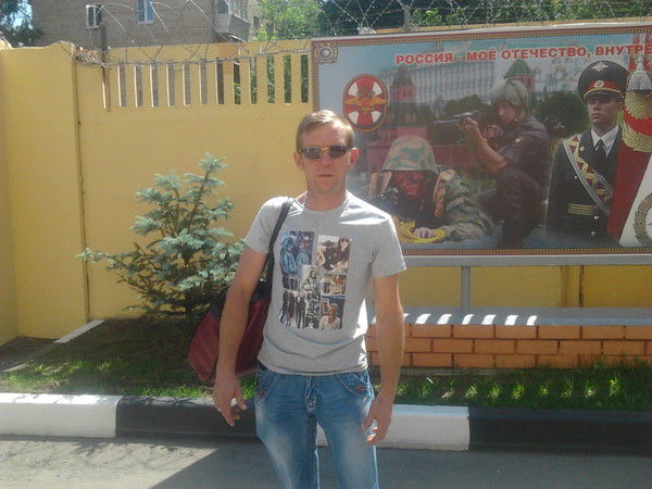 Виктор Петров