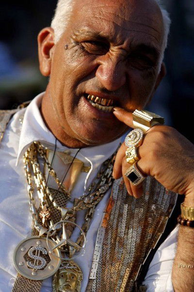 Виктор Неустроев