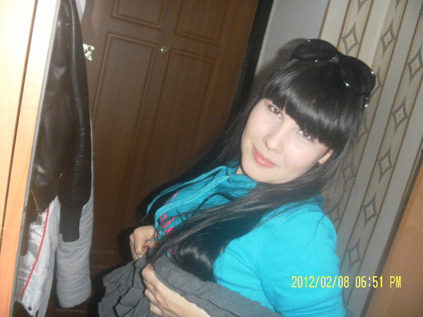 Брюнетка*** ***