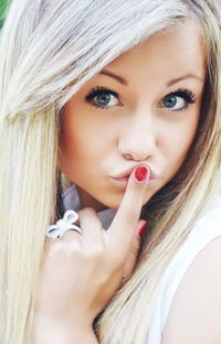 Анна Мешкова