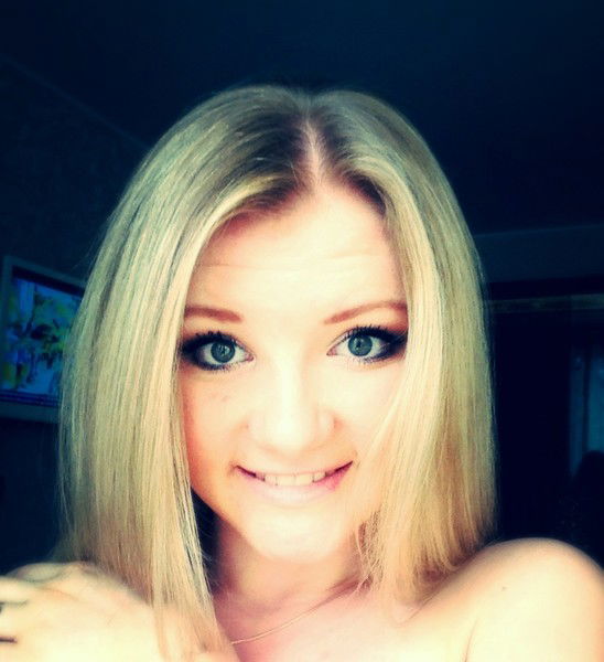 Анна Холощак