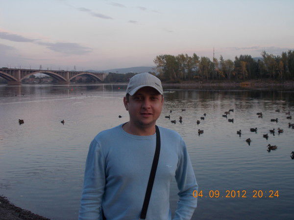 Николай Розов