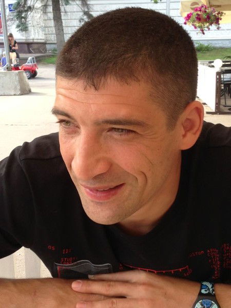 Олег Бобров