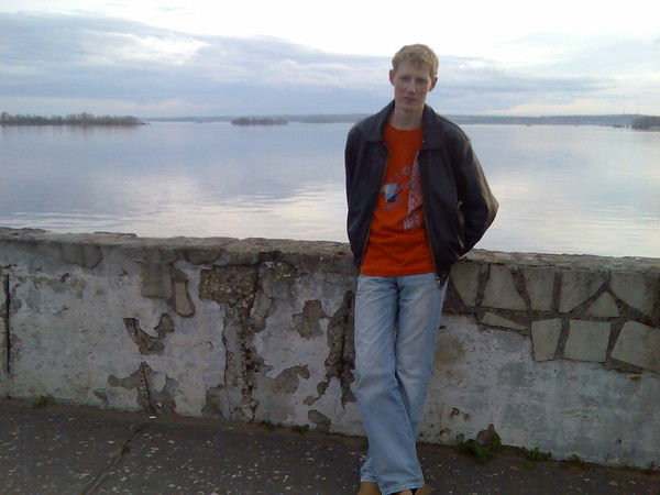 Макс Иванов