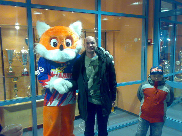 Володя Азаров