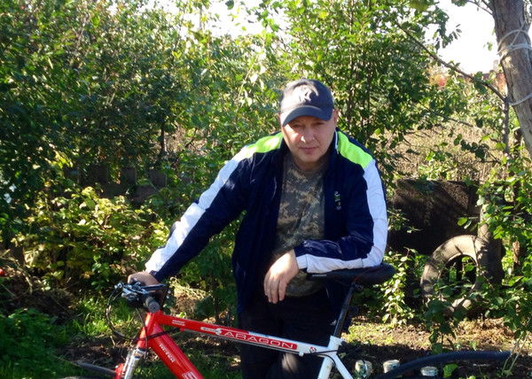 Евгений Петров