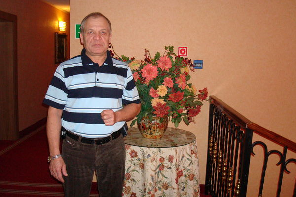 Виктор Новиков