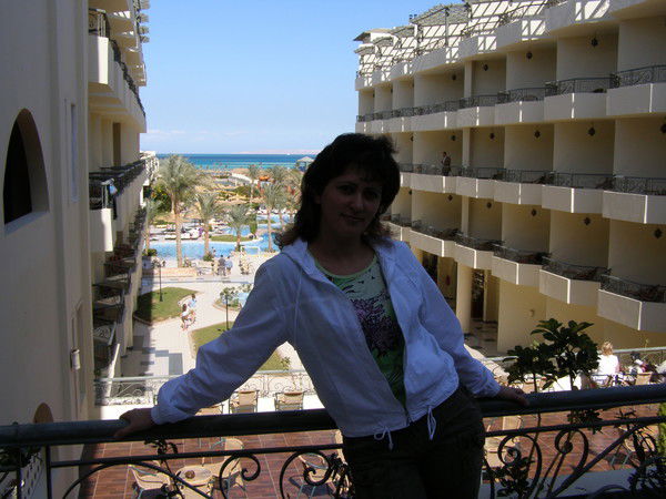 Елена Елена