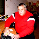 Юрий Юр