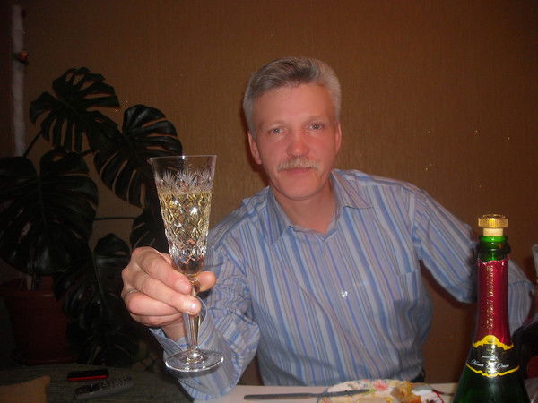 Владимир Миролюбов