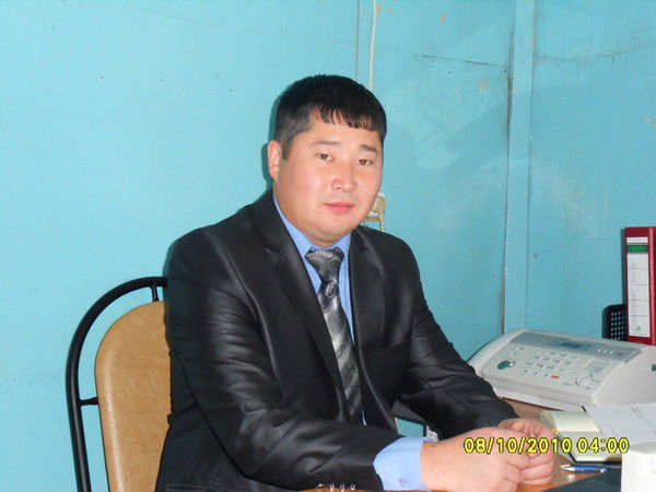 Ариан Неустроев