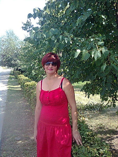 Елена Санарова