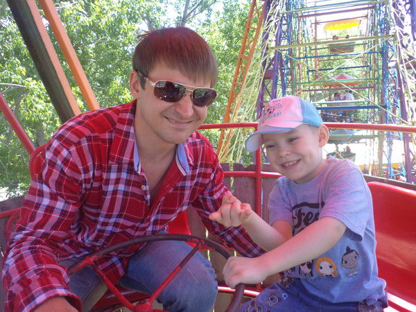 Антон Товченик