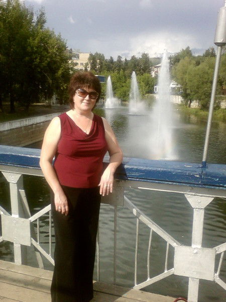 Анна Булова