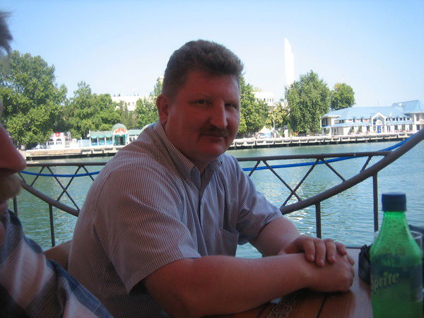 Юрий Савиных