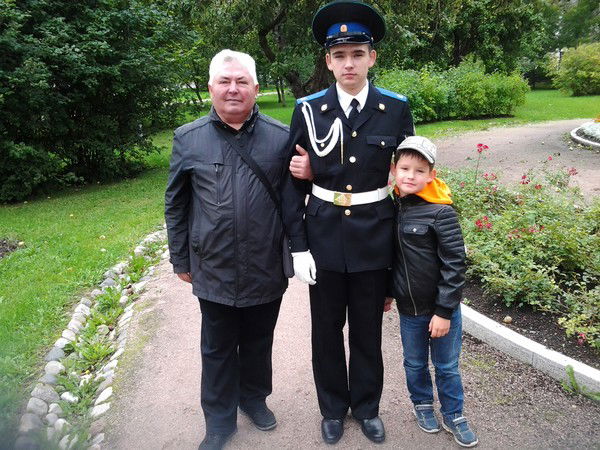 Анатолий Лихманов