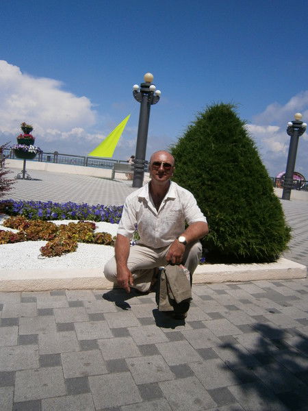 ***** Счастливый