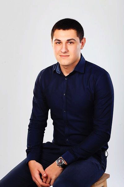 Миша Арутюнов