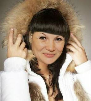 Наталия @-'-,