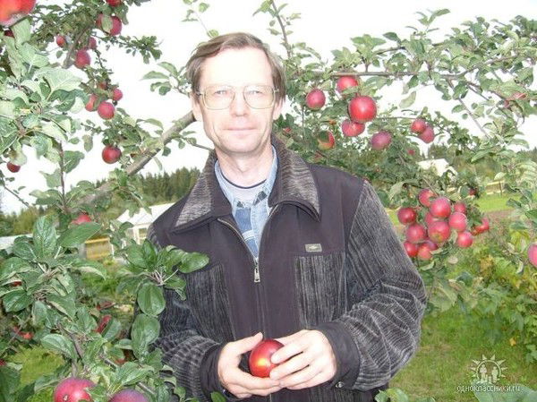 Анатолий Степанов