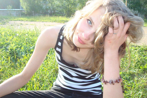 Маришка Богомолова