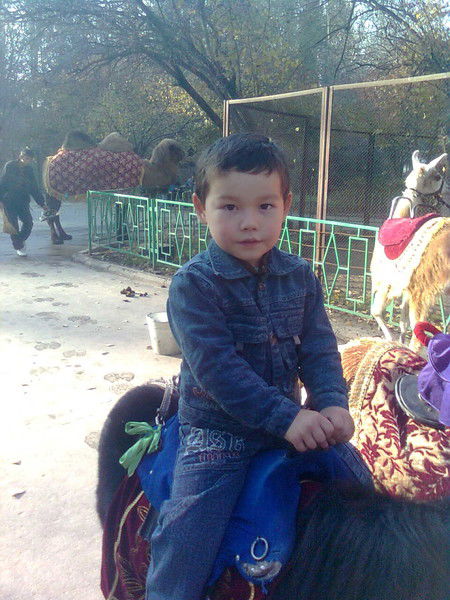 Алибек Бахторазов