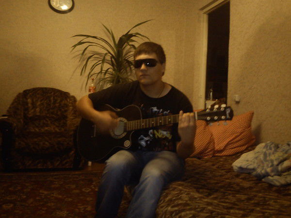 Антон Бахарев