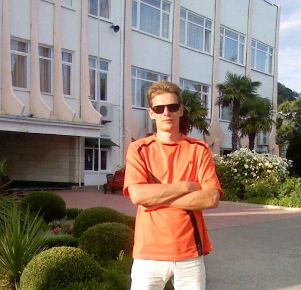 Виктор Иванов