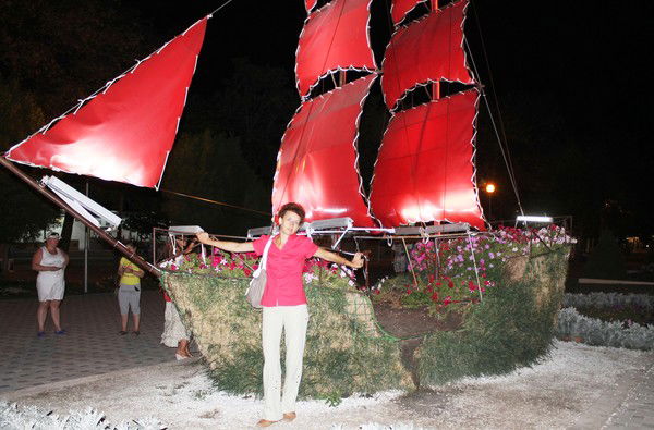 Елена Паникарова