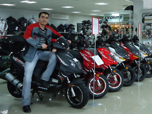 Бахром Каримов