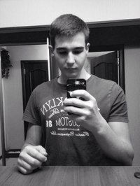 Артем Николаев