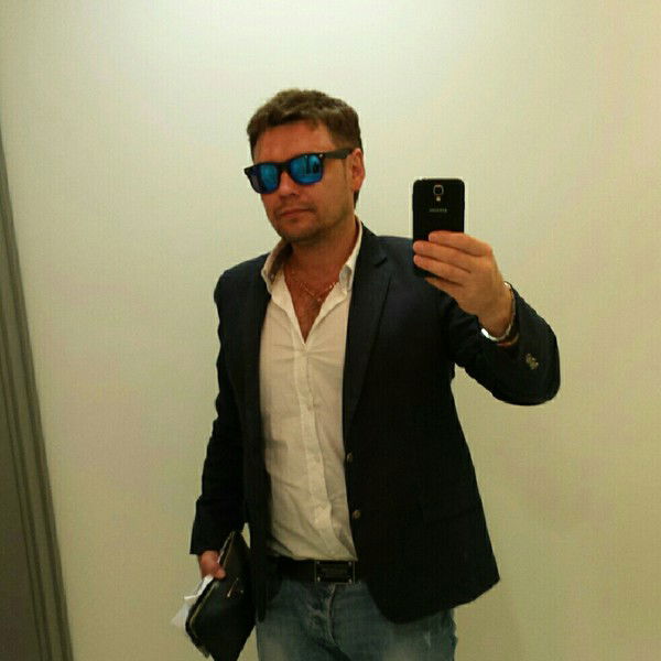 Александр Захаров