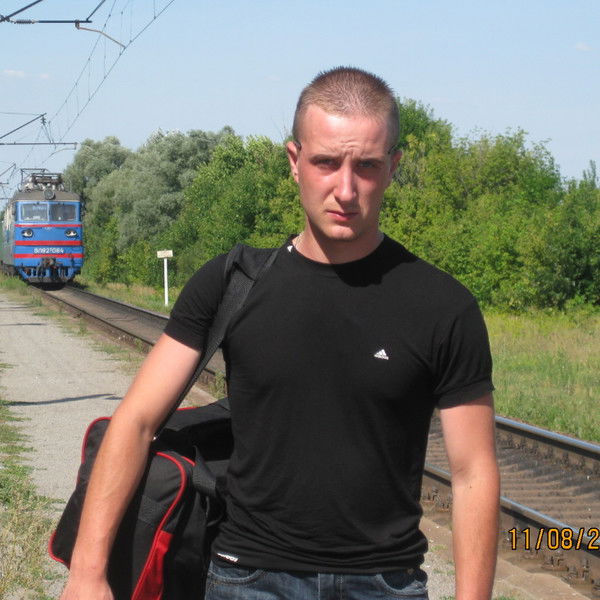 Александр Кобзарь