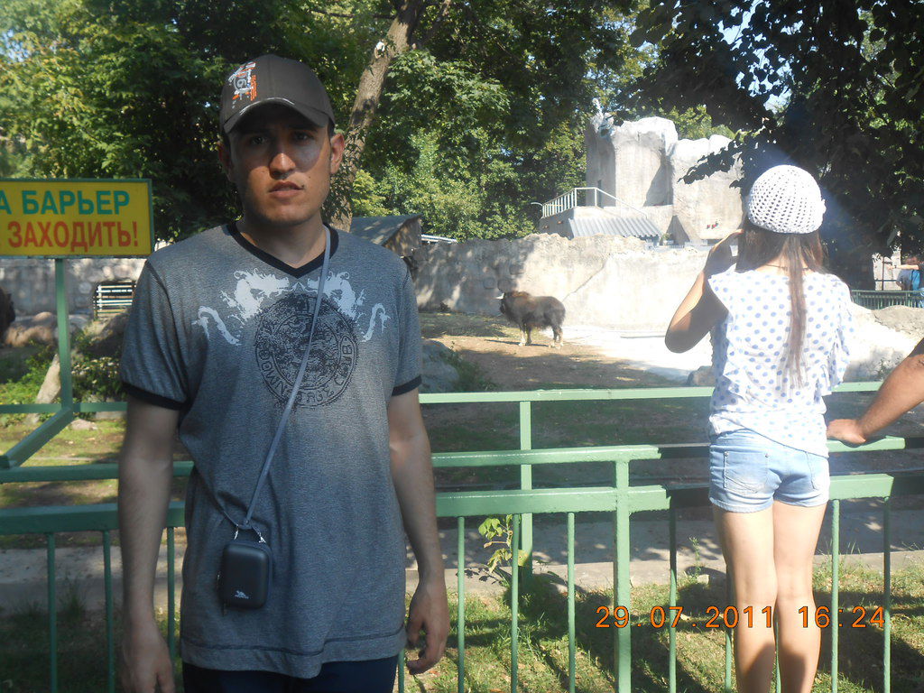 Сарвар Хакназаров