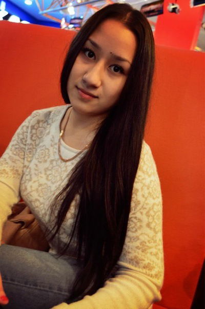 Айна Халмурадова