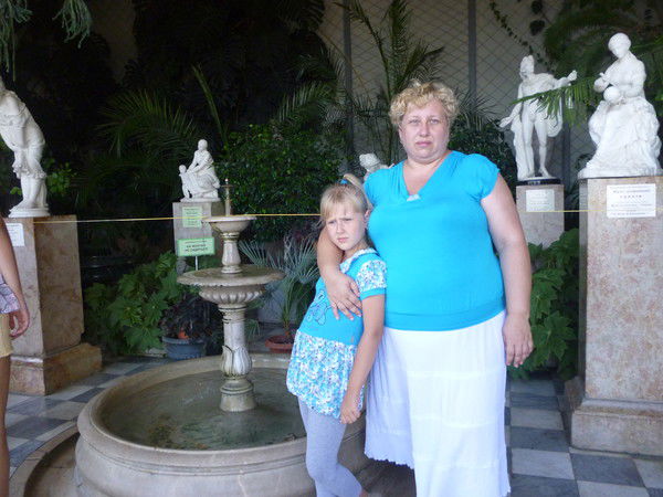 Елена Табаровец