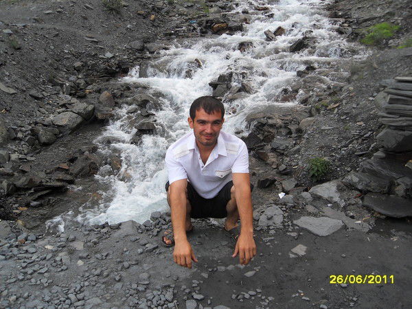 Шароф Комилов