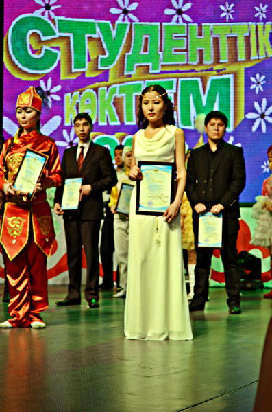 Элеонора Азіржанова