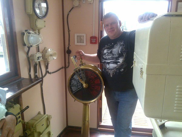 Александр Недомолкин