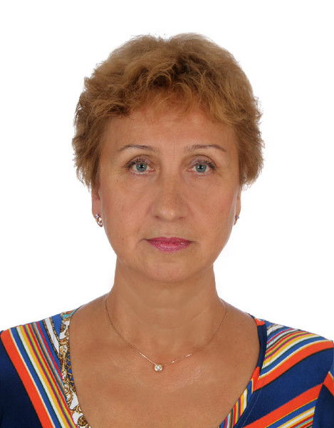 Лариса Суханова