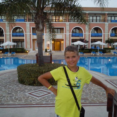 Антон Лукьянов