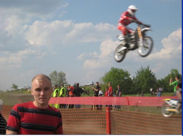 Андрей Неважно