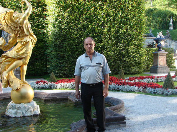 Анатолий Молостов