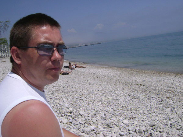 Андрей Безрукавый