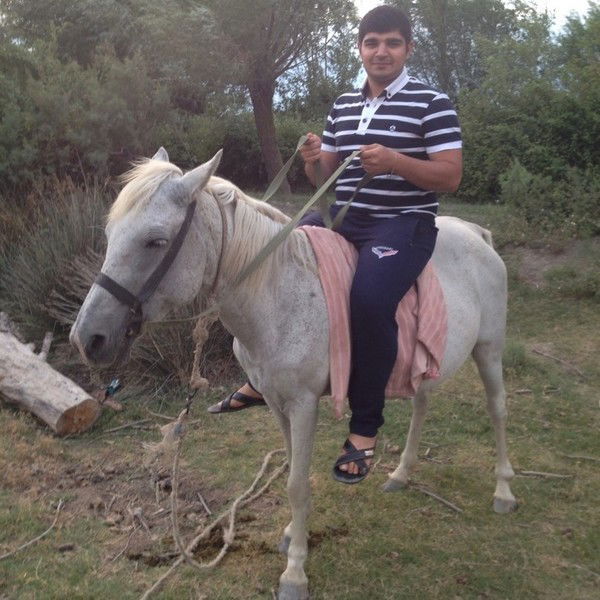 Миша Ахадов