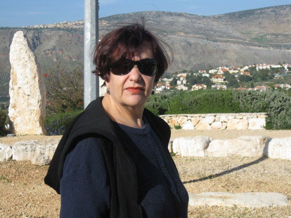 Анна Непомнящая