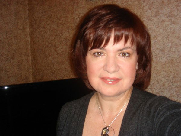 Лариса Попова