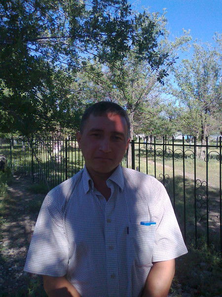 Данияр Сулеев